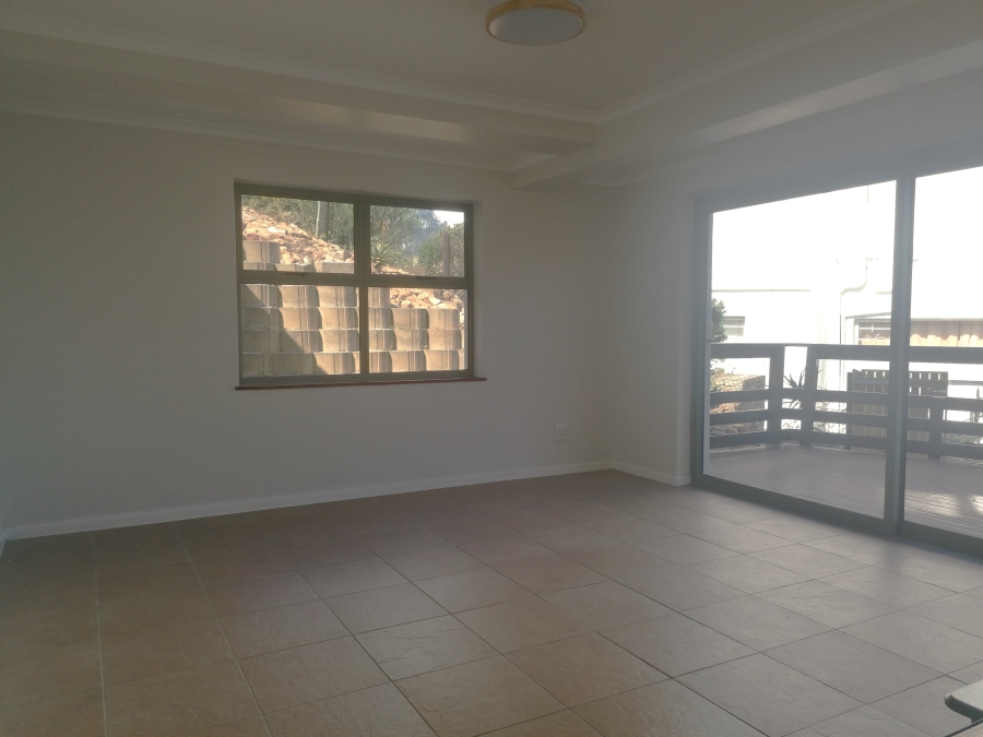 To Let 4 Bedroom Property for Rent in Glencairn Heights Western Cape